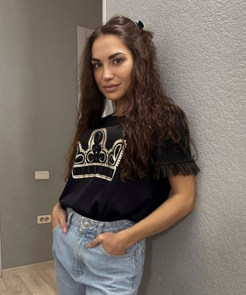💋🔥 У меня есть все для того, чтобы сделать нашу встречу незабываемой – обворожительная внешность, умение слушать и прекрасное чувство юмора.
Мои услуги включают классический секс, оральные ласки и многое другое. Я всегда открыта для новых экспериментов и готова удовлетворить тебя во всех отношениях. Отличные отзывы подтверждают мою профессиональность и умение доставлять удовольствие.
Мое фото настоящее, что ты можешь проверить при личной встрече. Жду тебя в Москве для незабываемого времяпрепровождения. 🌃💫 Яна