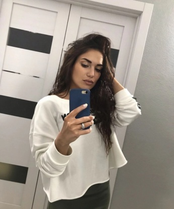 💋🔥 У меня есть все для того, чтобы сделать нашу встречу незабываемой – обворожительная внешность, умение слушать и прекрасное чувство юмора.
Мои услуги включают классический секс, оральные ласки и многое другое. Я всегда открыта для новых экспериментов и готова удовлетворить тебя во всех отношениях. Отличные отзывы подтверждают мою профессиональность и умение доставлять удовольствие.
Мое фото настоящее, что ты можешь проверить при личной встрече. Жду тебя в Москве для незабываемого времяпрепровождения. 🌃💫 Яна